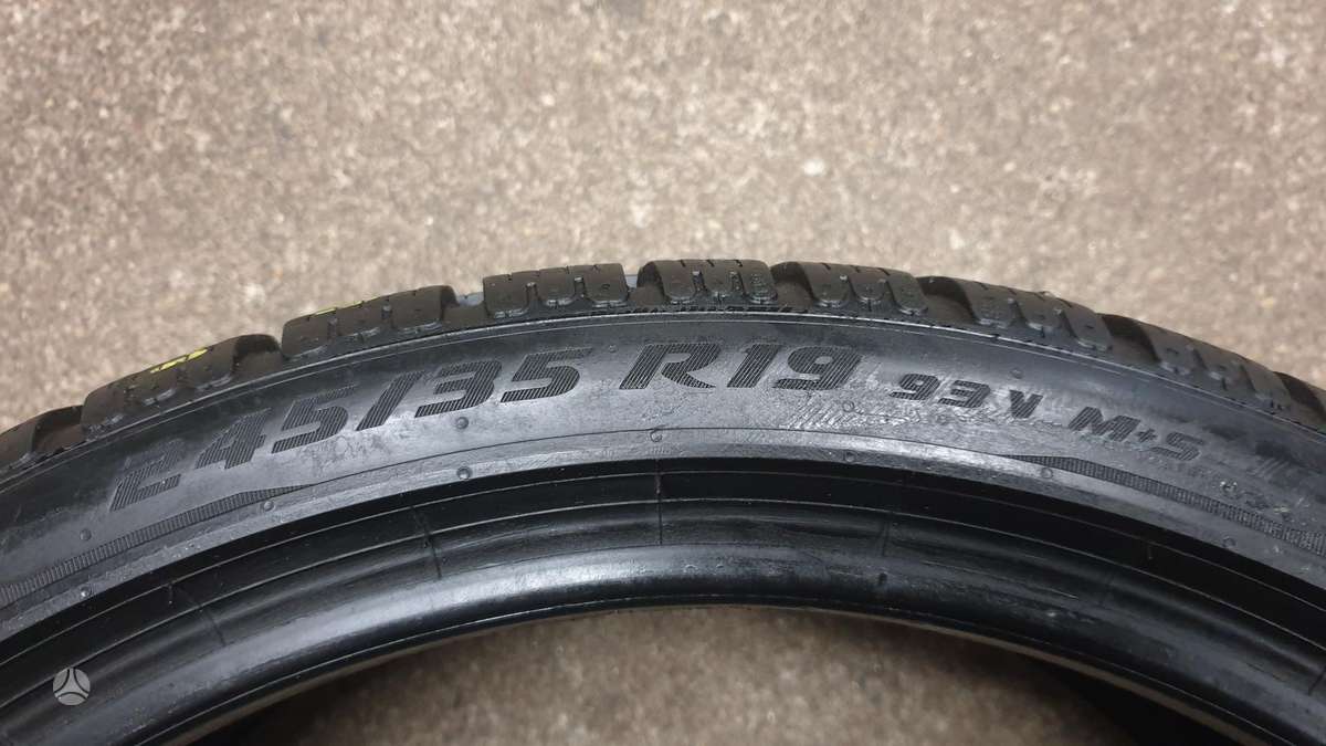 Pirelli PZero Winter, зимние 245/35 R19