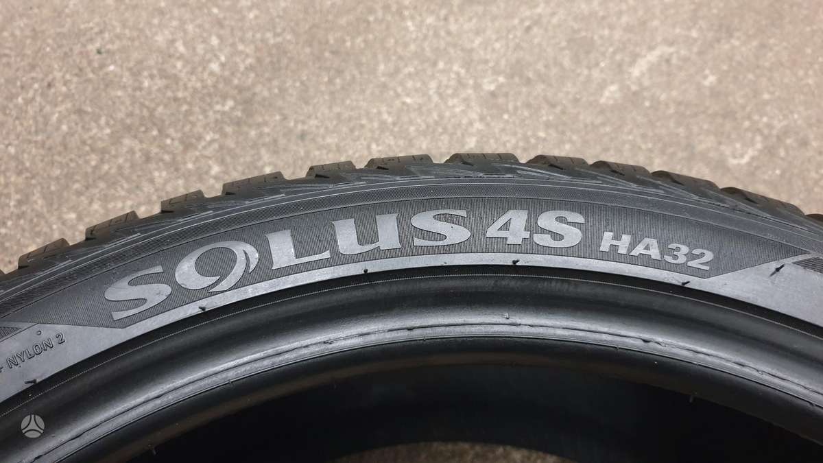 Kumho Solus 4SHA32, всесезонные 225/40 R18