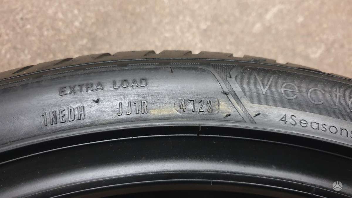 Goodyear Vector4Seasons, зимние 255/40 R21