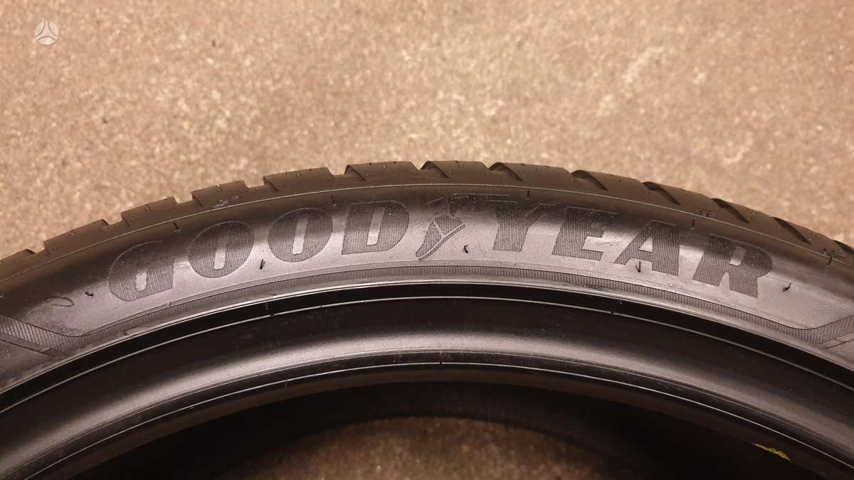 Goodyear Vector4Seasons, всесезонные 255/40 R21