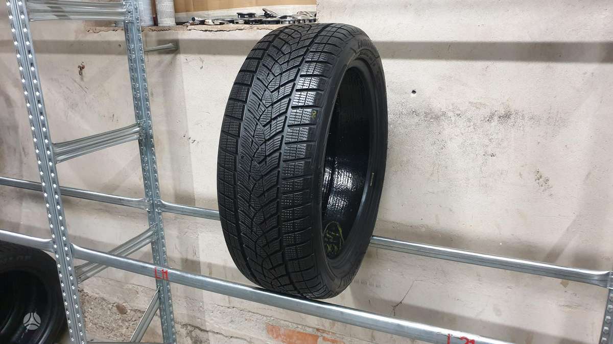 Goodyear UltraGripPerformance+, зимние 215/50 R19