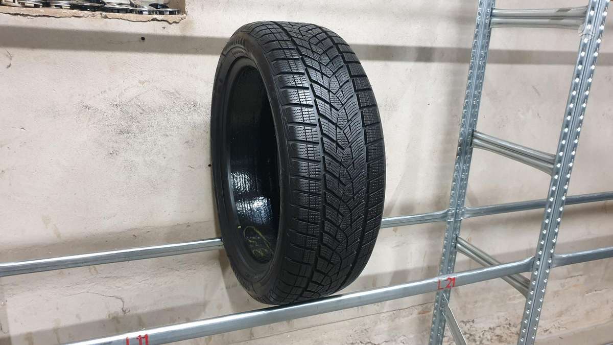 Goodyear UltraGripPerformance+, зимние 215/50 R19