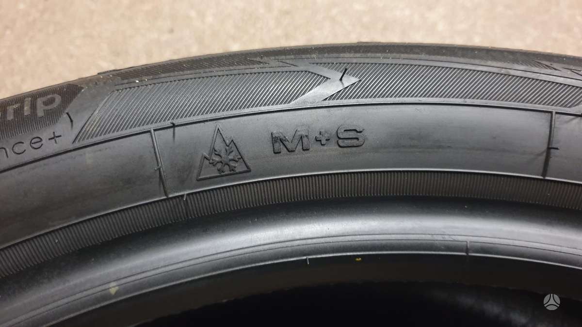 Goodyear UltraGripPerformance+, зимние 215/50 R19