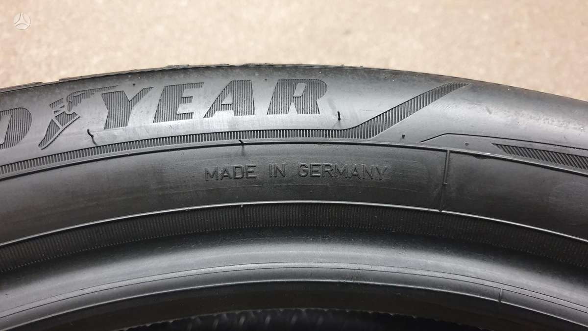 Goodyear UltraGripPerformance+, žieminės 215/50 R19