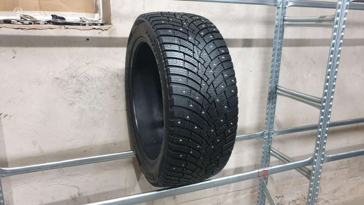 Pirelli Scorpion Ice Zero 2 NAUJA, зимние 275/45 R20