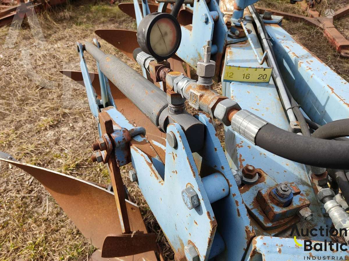 Överum CT 598 HL, плуги