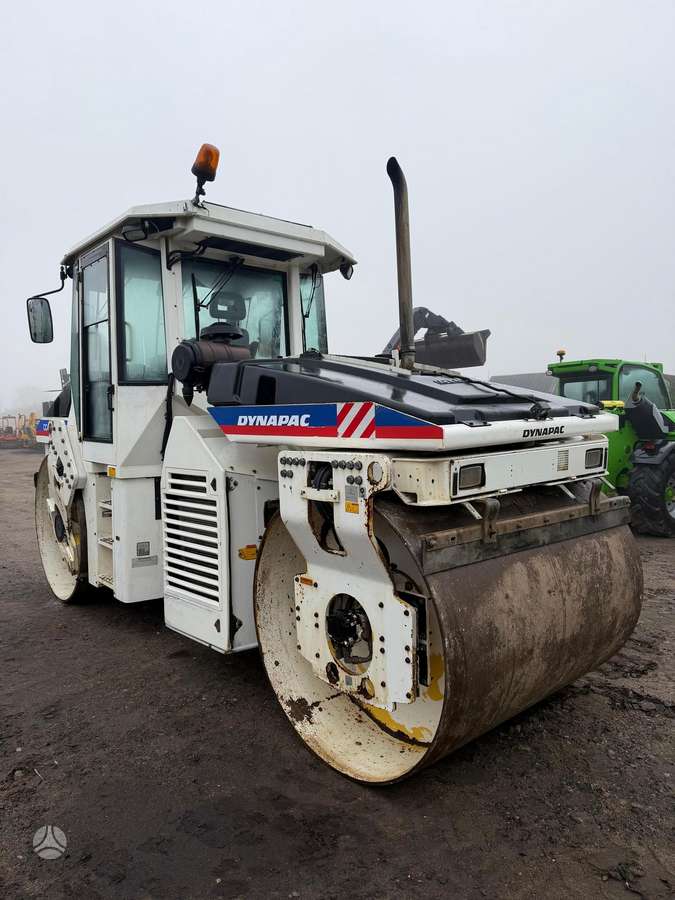 Dynapac CC422, vibrator / compactor