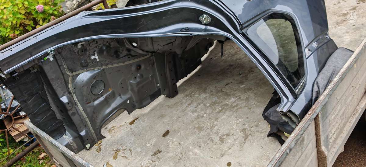 Toyota RAV4 kėbulo dalys