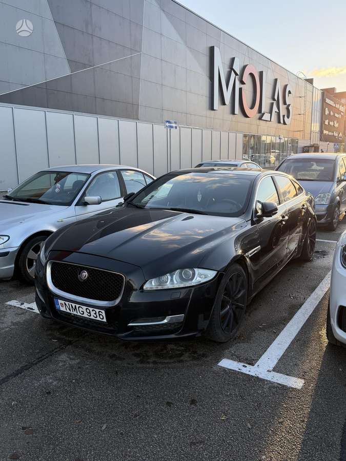 Jaguar XJ