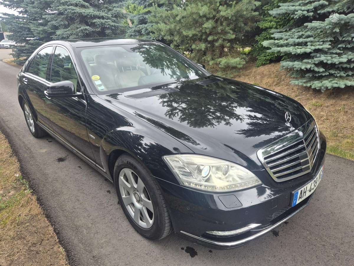 Mercedes-Benz S400