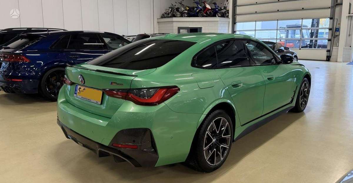 BMW i4