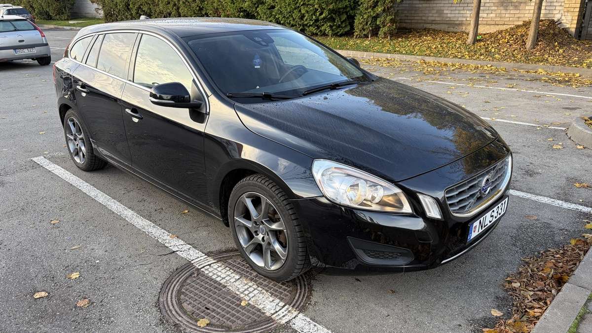 Volvo V60, hečbekas