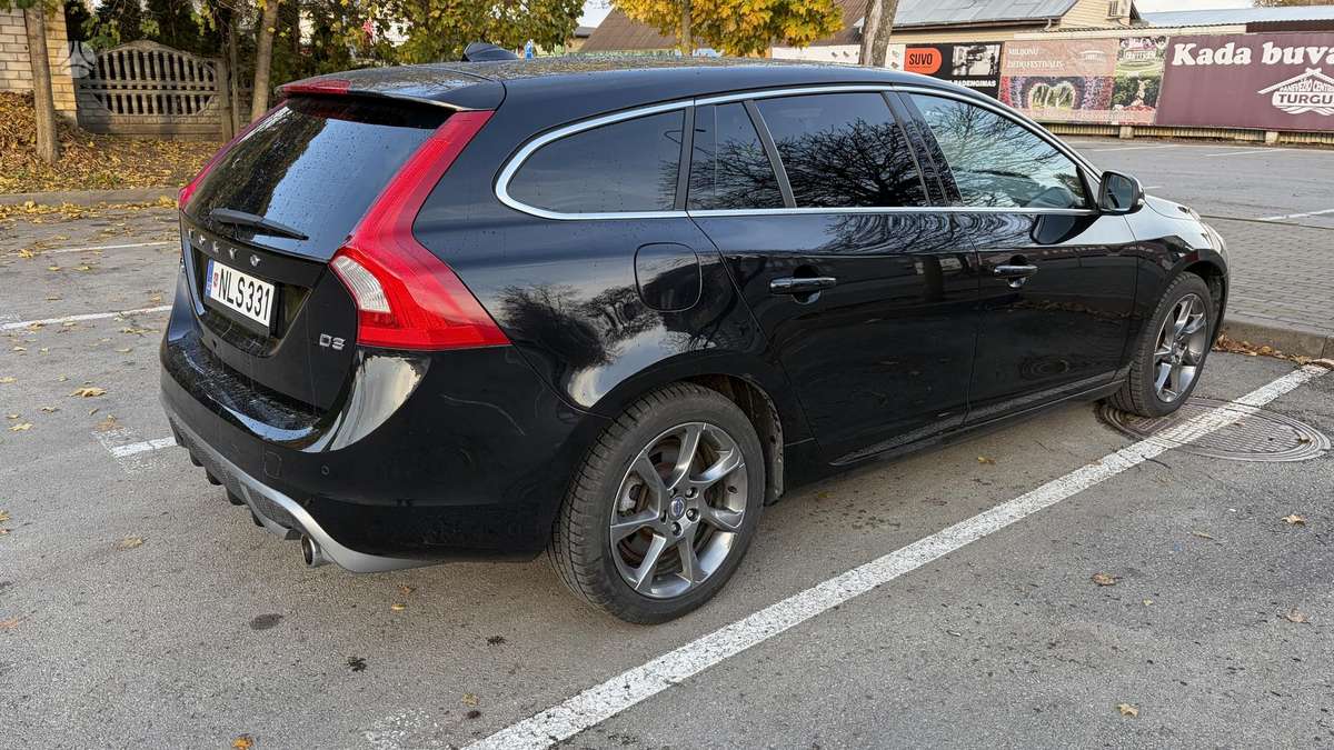Volvo V60, hečbekas