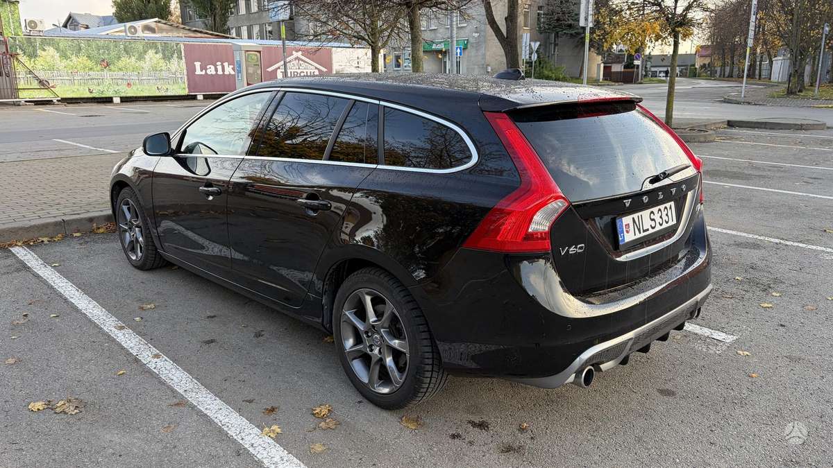 Volvo V60, Хэтчбек