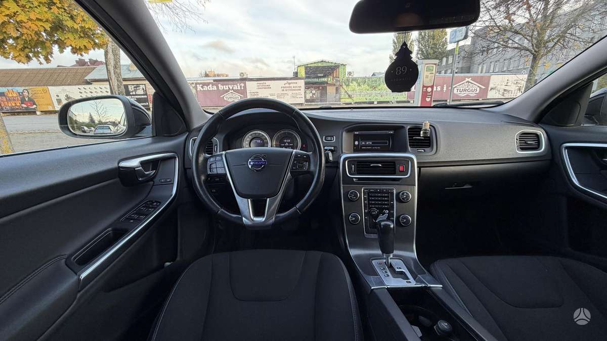 Volvo V60, Хэтчбек