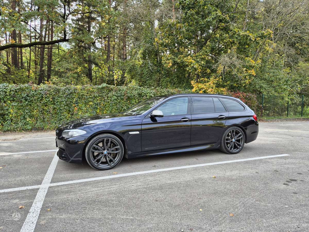 BMW M550