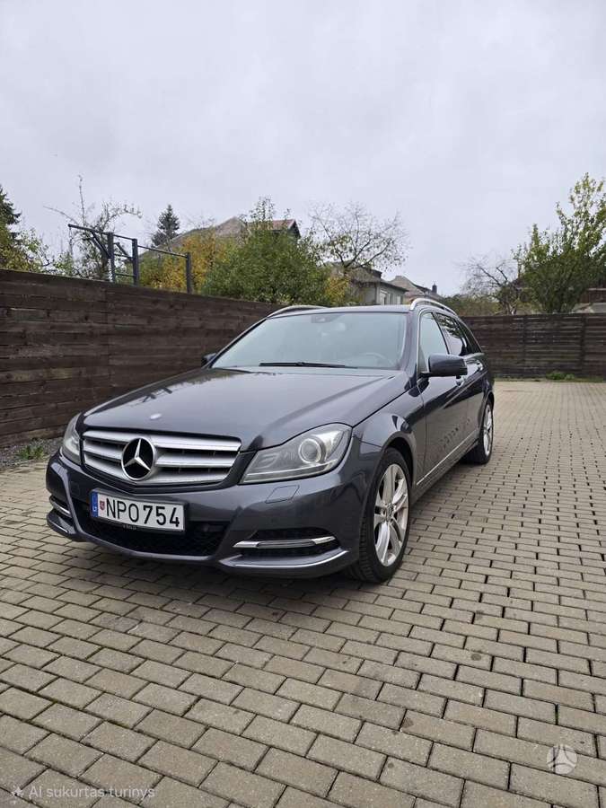 Mercedes-Benz C220