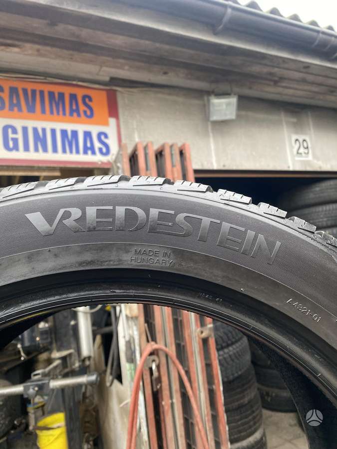 Vredestein, universalios 245/45 R18