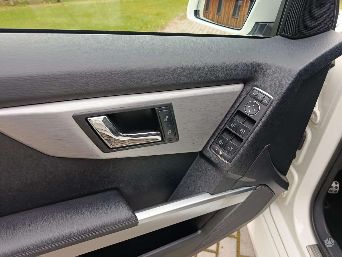 Mercedes-Benz GLK220 2009 — photo 17