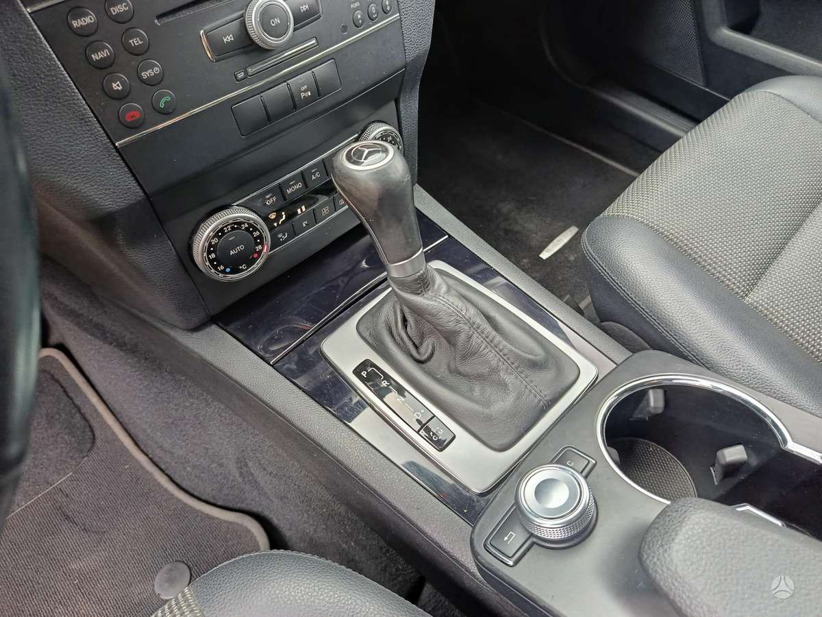 Mercedes-Benz GLK220 2009 — photo 22