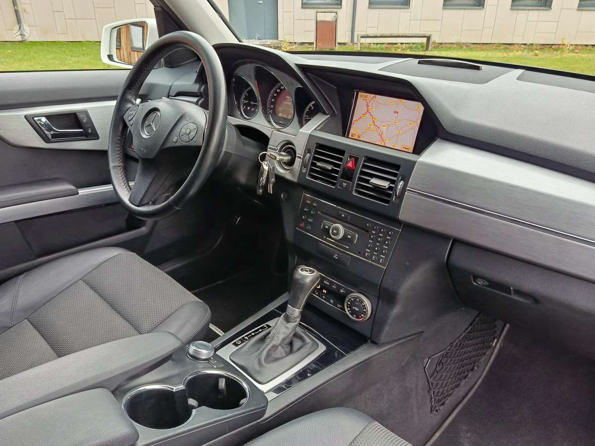 Mercedes-Benz GLK220 2009 — photo 26