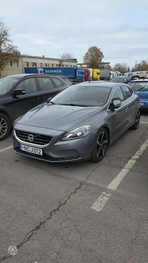 Volvo V40