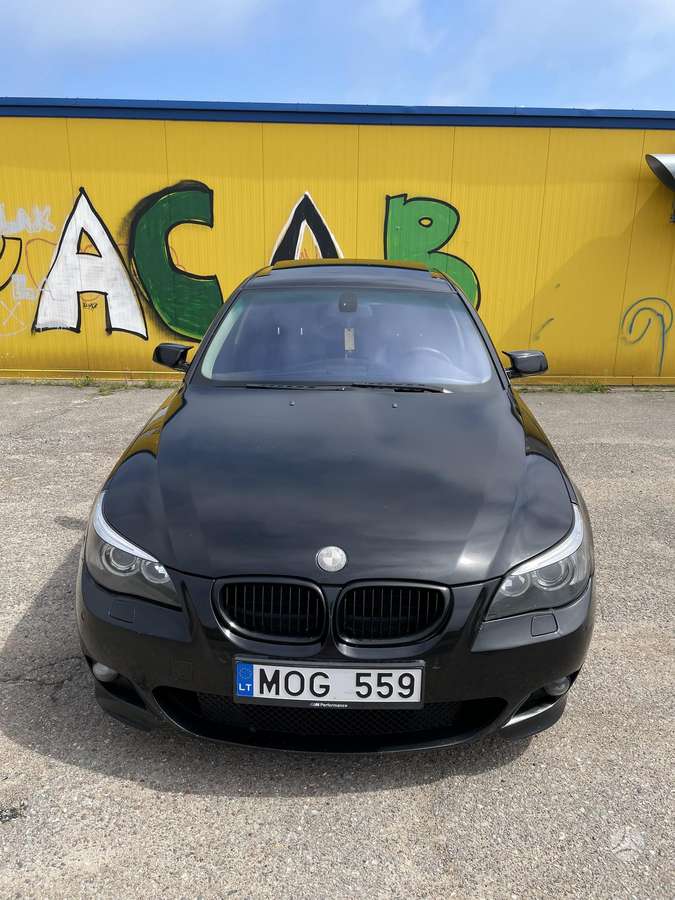 BMW 530