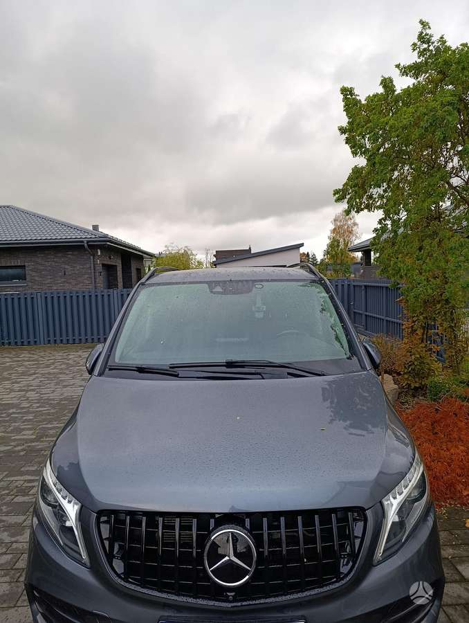 Mercedes-Benz V250
