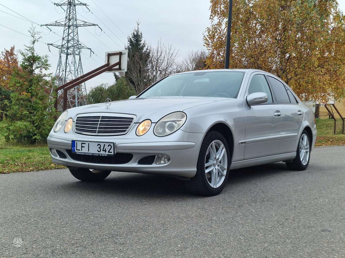 Mercedes-Benz E200