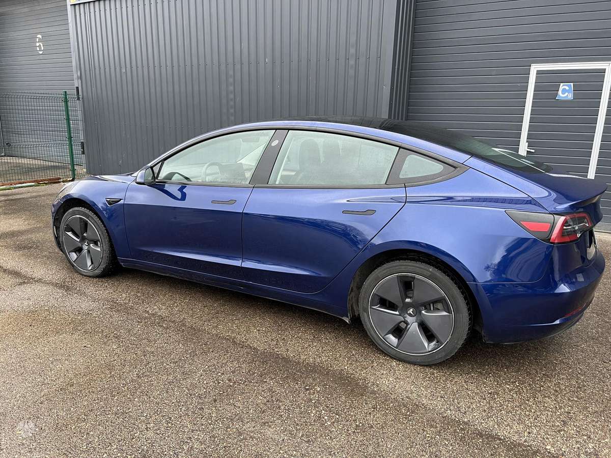 Tesla Model 3, 60 kWh, hatchback