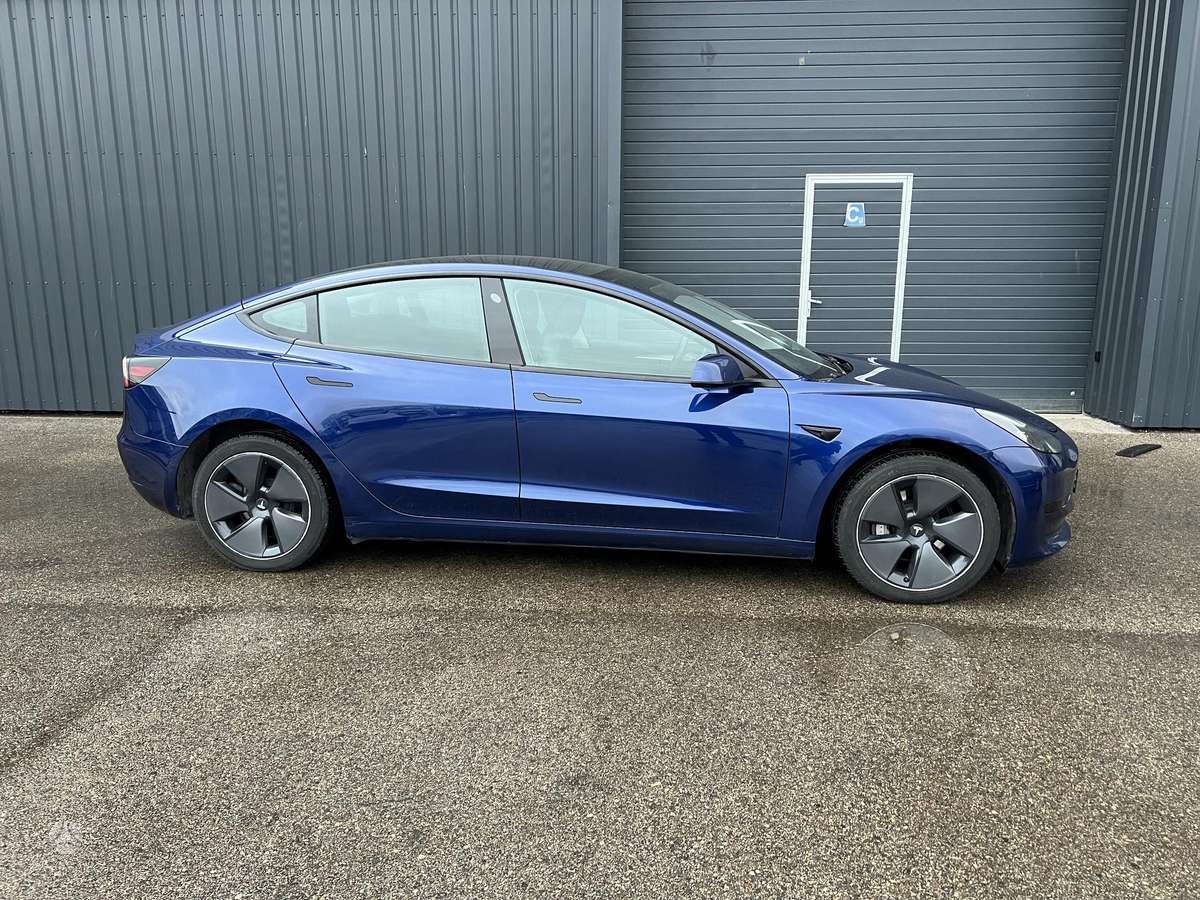 Tesla Model 3, 60 kWh, hatchback