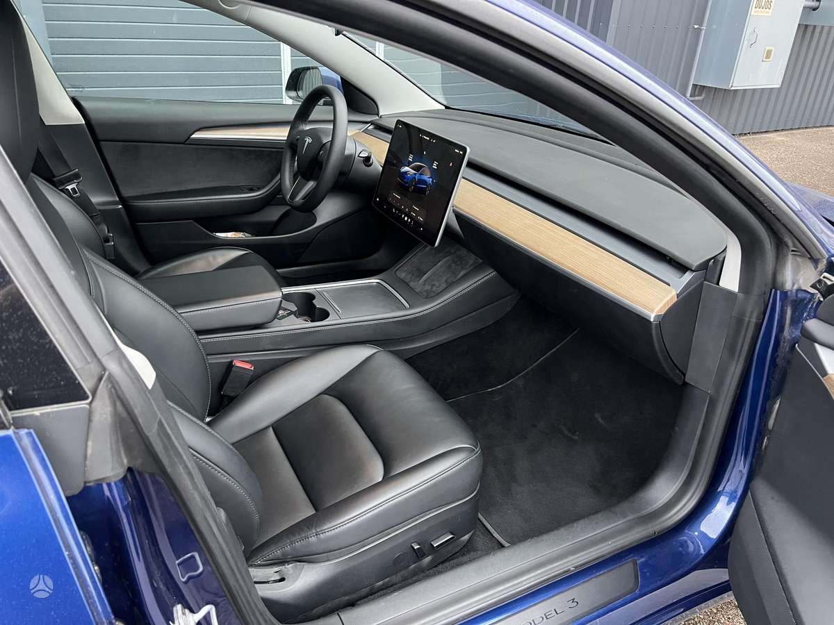 Tesla Model 3, 60 kWh, hatchback