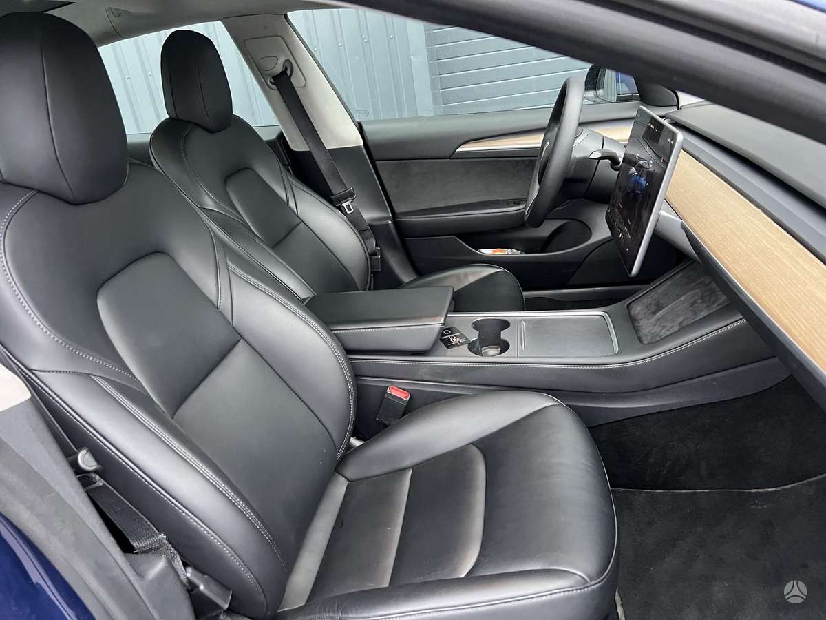 Tesla Model 3, 60 kWh, hatchback