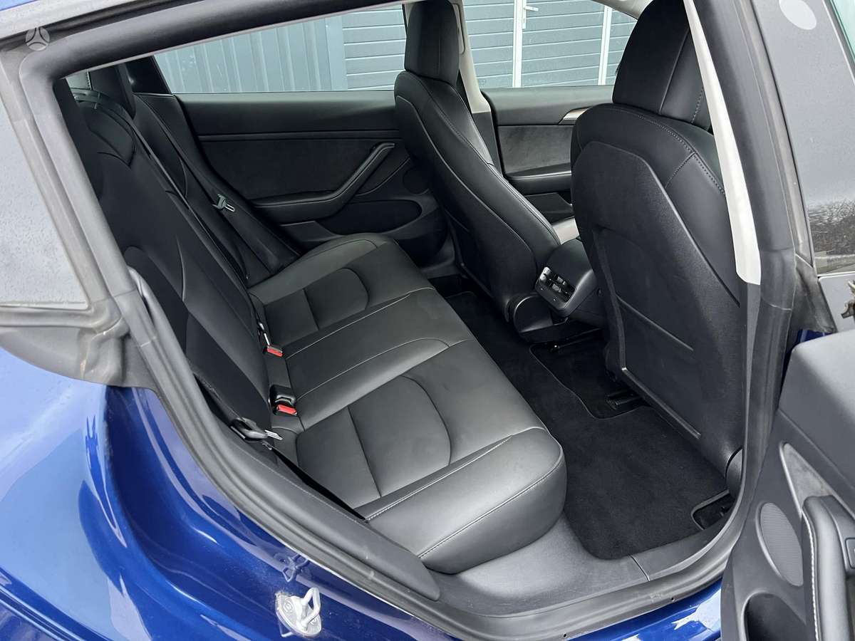 Tesla Model 3, 60 kWh, hatchback