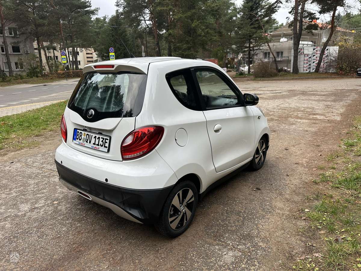 Zhidou D2S, hatchback