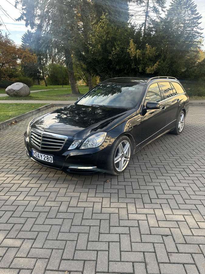 Mercedes-Benz E220