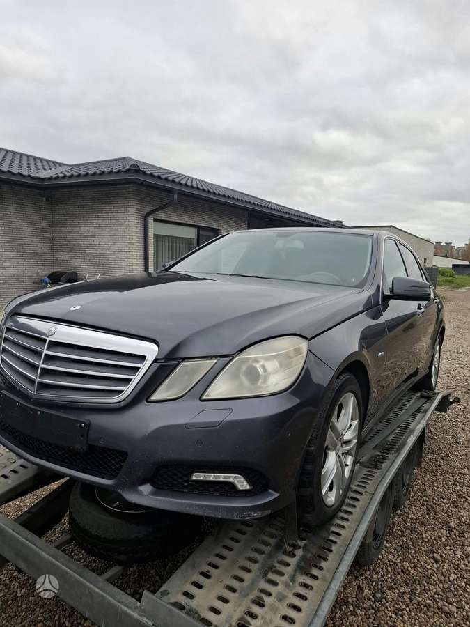 Mercedes-Benz E220