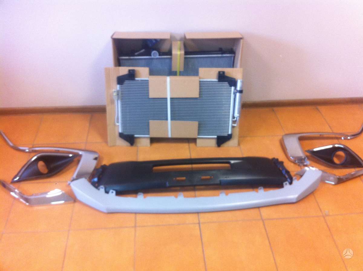 Mitsubishi Outlander body parts