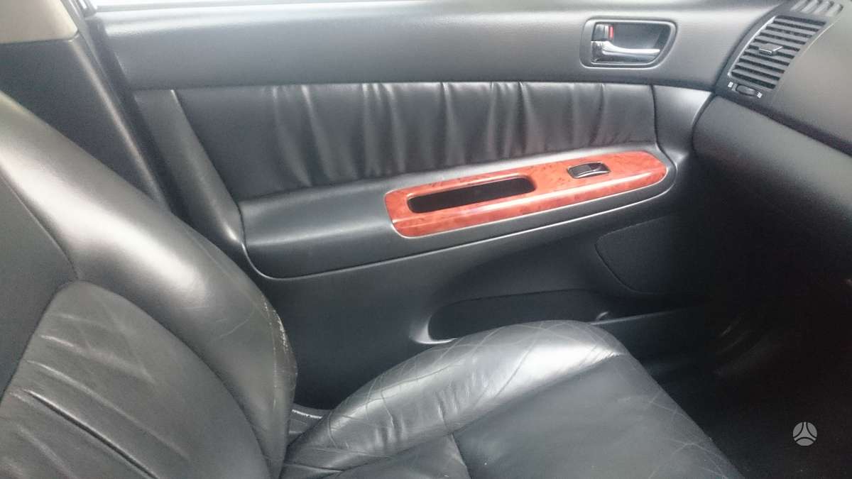 Toyota Camry dalimis