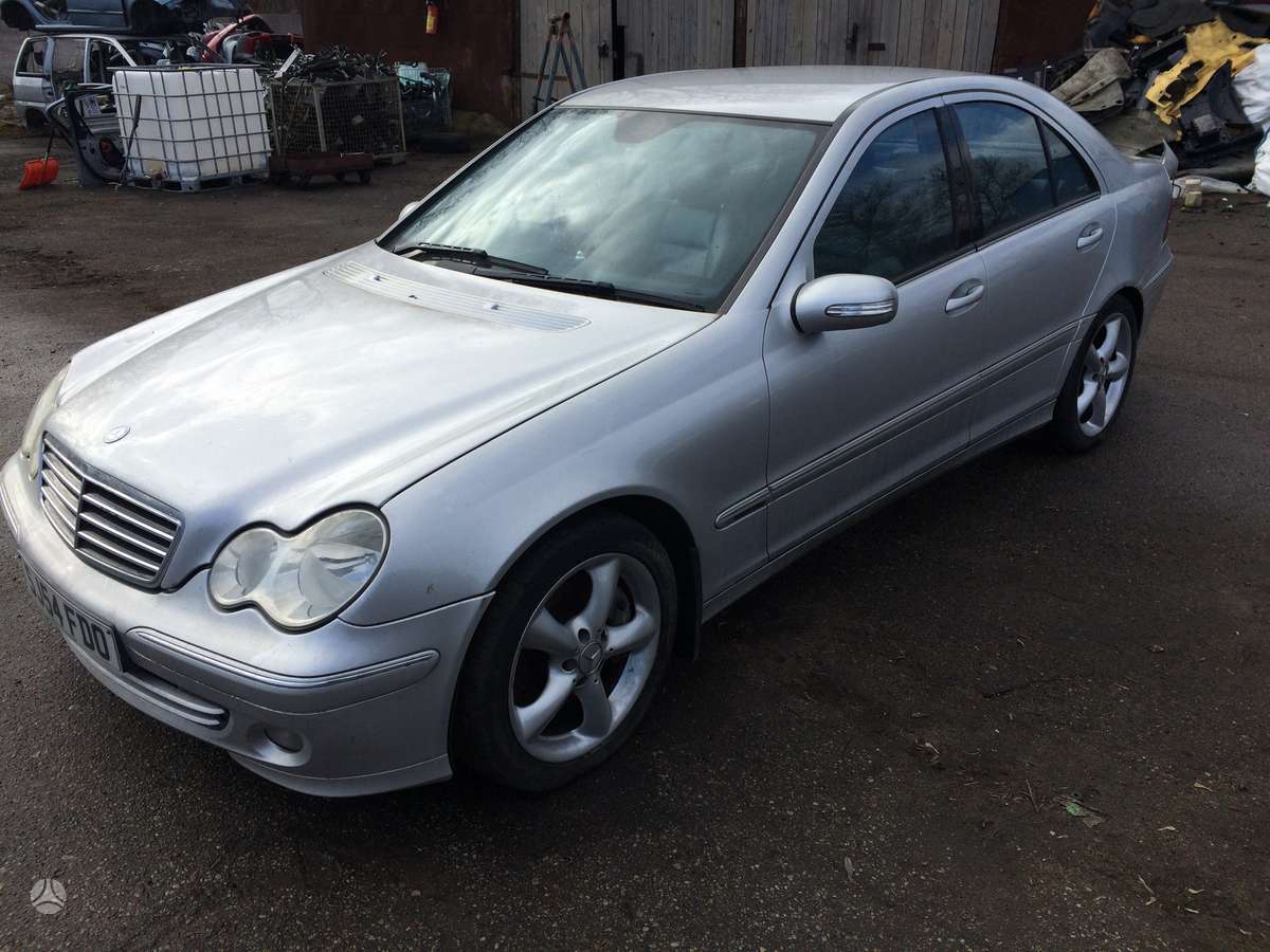 Mercedes-Benz C220 Variklio defektas
