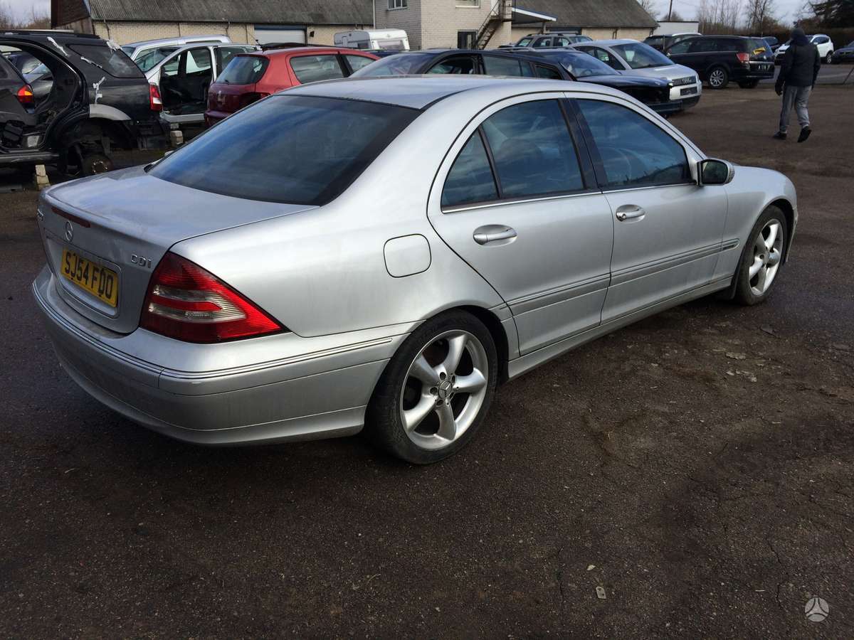 Mercedes-Benz C220 Variklio defektas