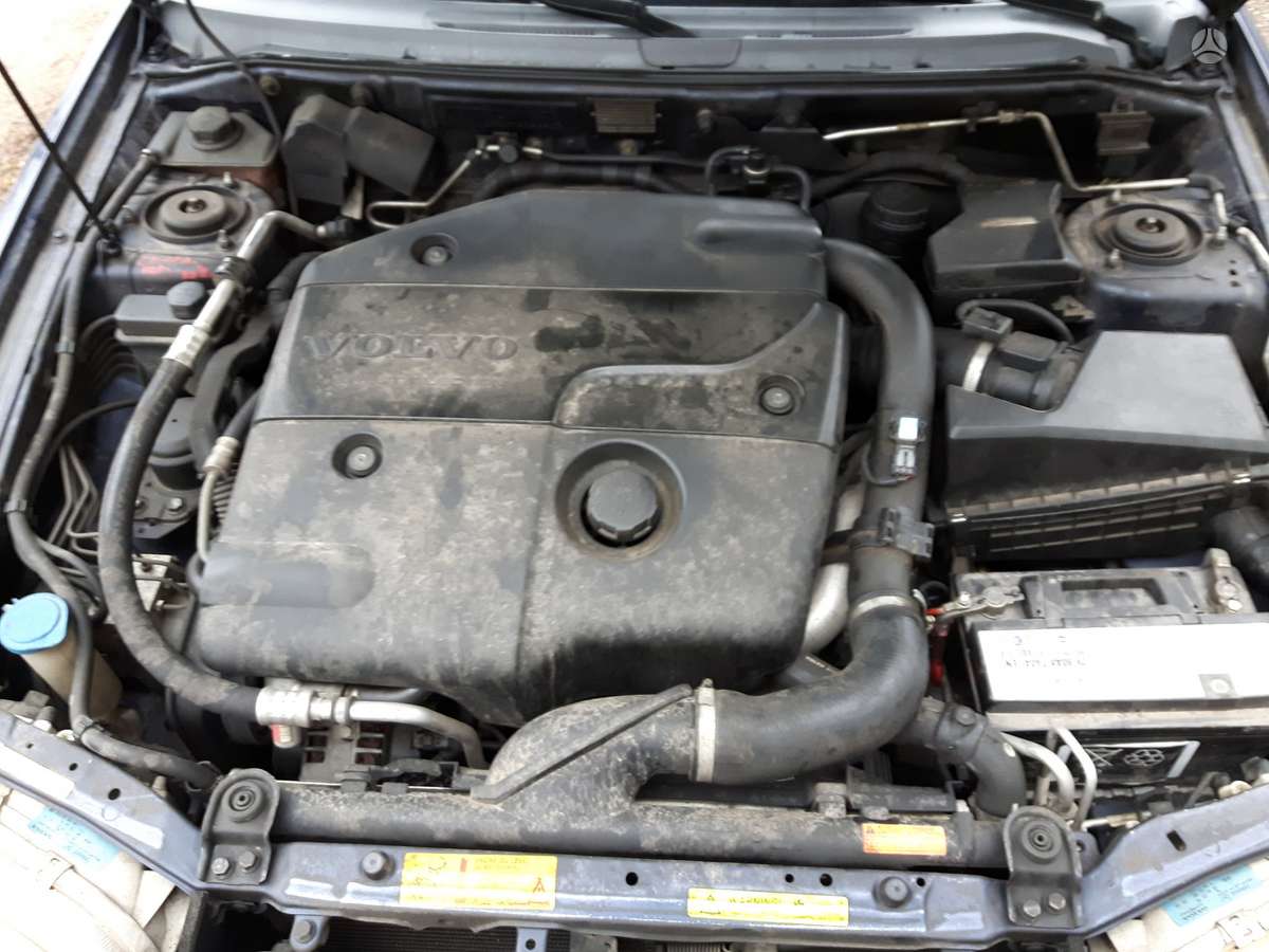 Volvo V40 по частям