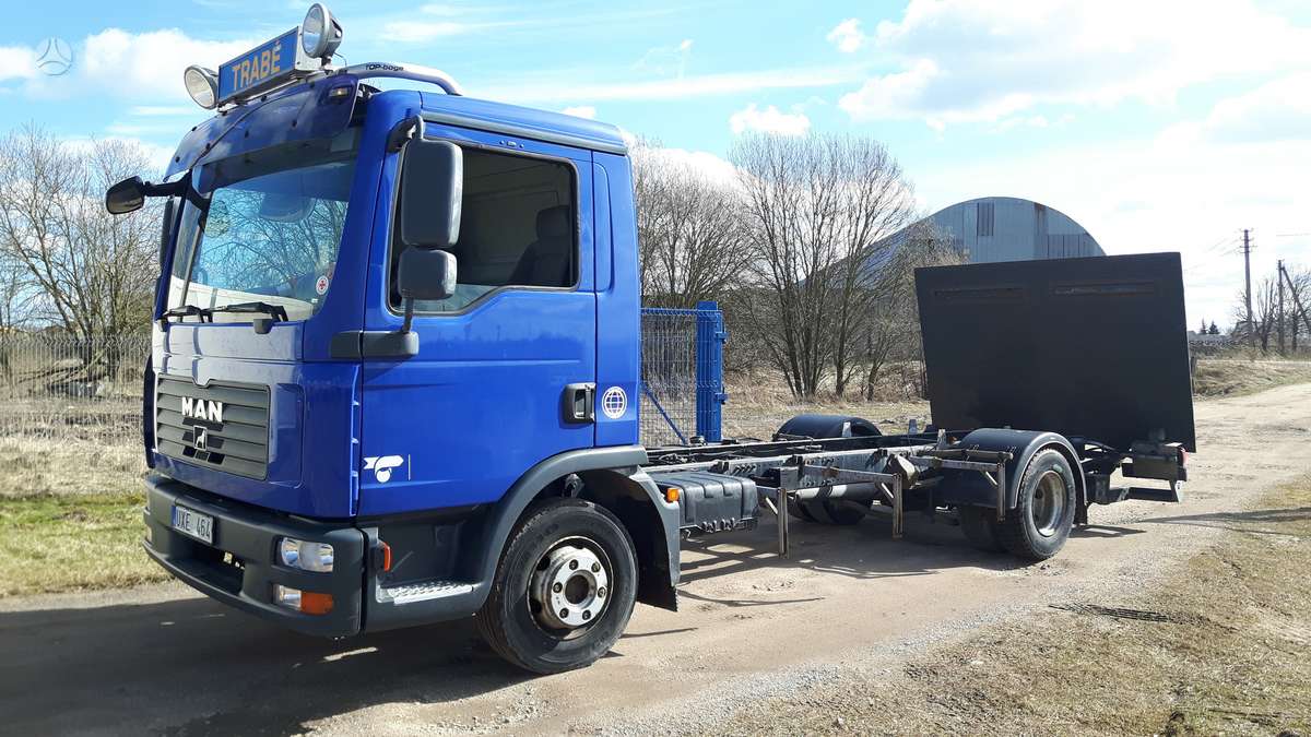MAN TGL 10.210, trucks