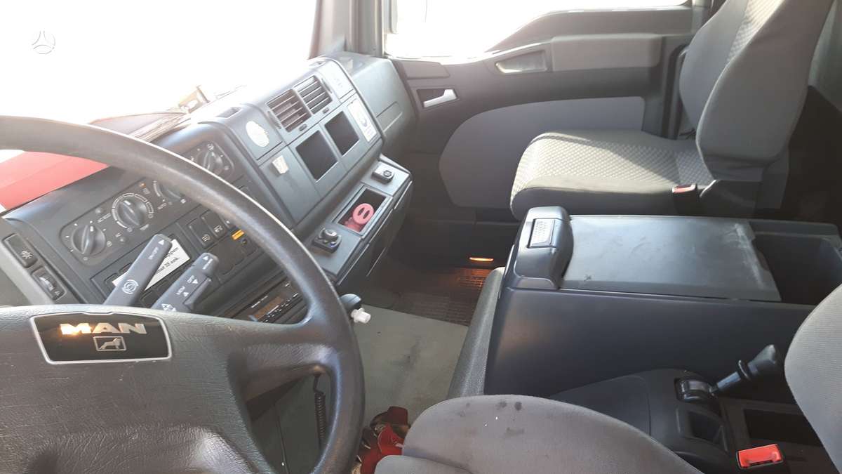MAN TGL 10.210, trucks