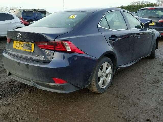 Lexus IS klasė по частям