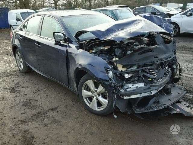 Lexus IS klasė dalimis