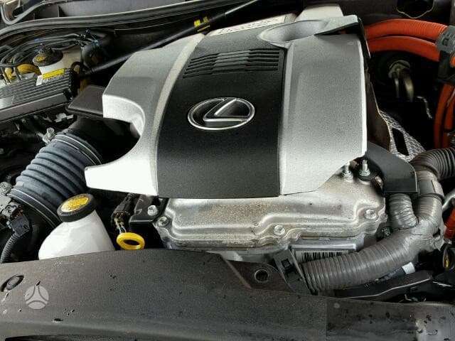 Lexus IS klasė dalimis