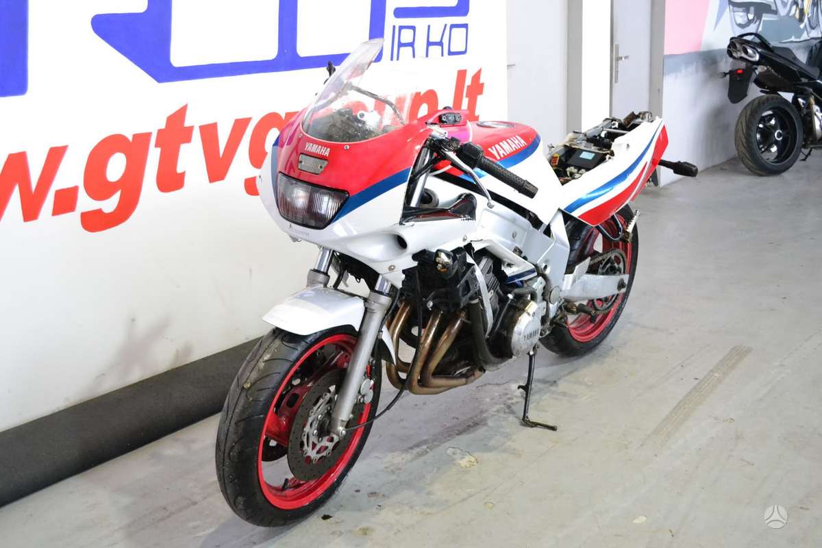 Yamaha FZR, superbikes