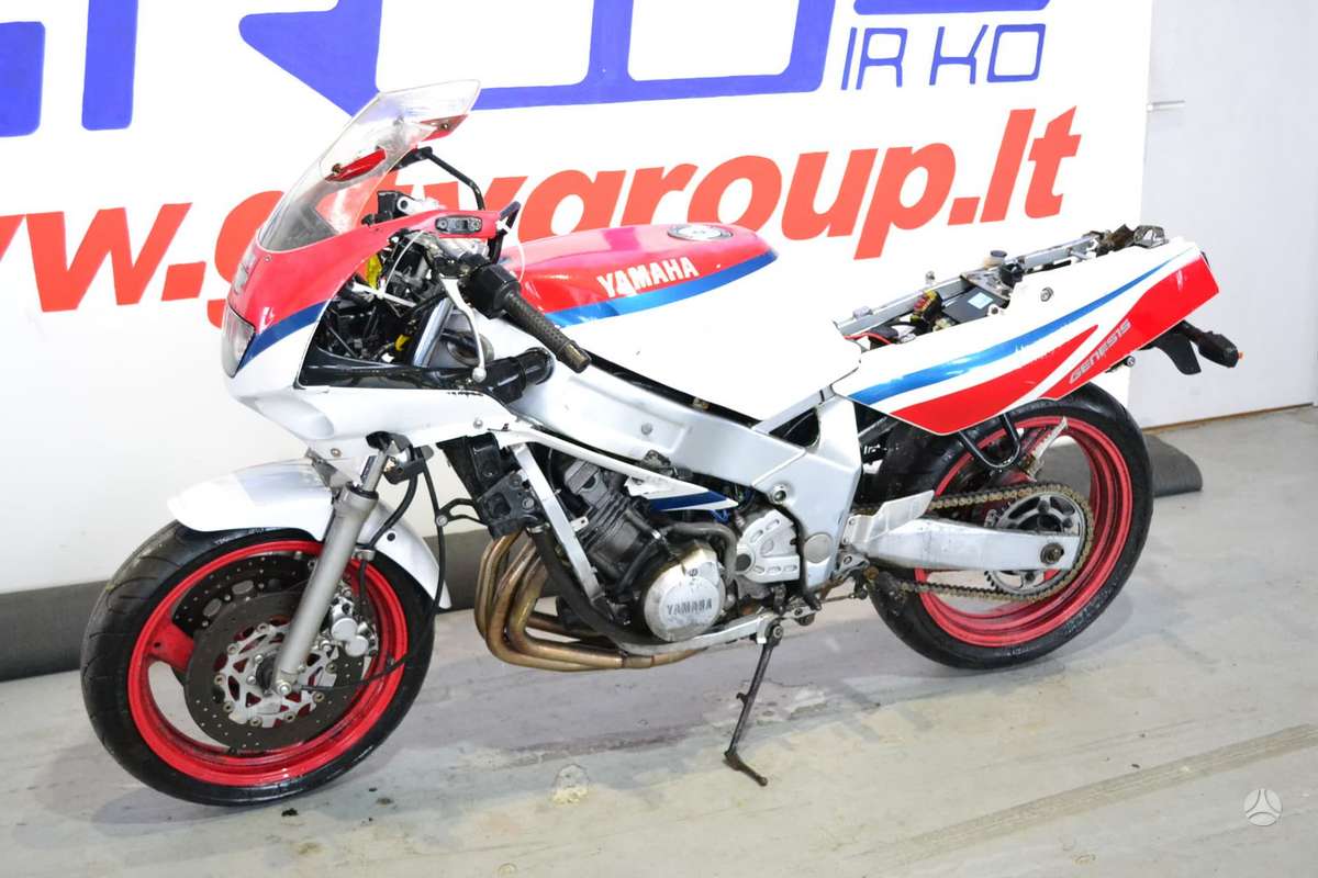 Yamaha FZR, superbikes