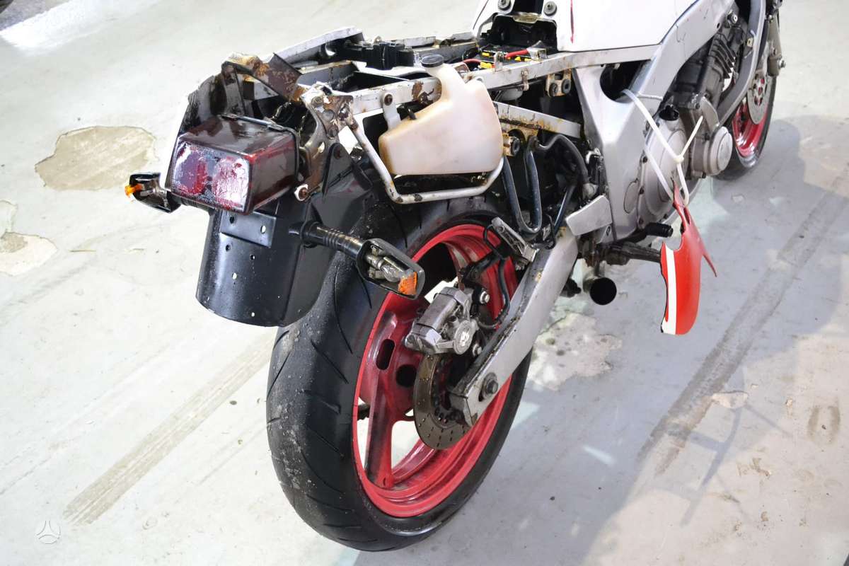 Yamaha FZR, superbikes